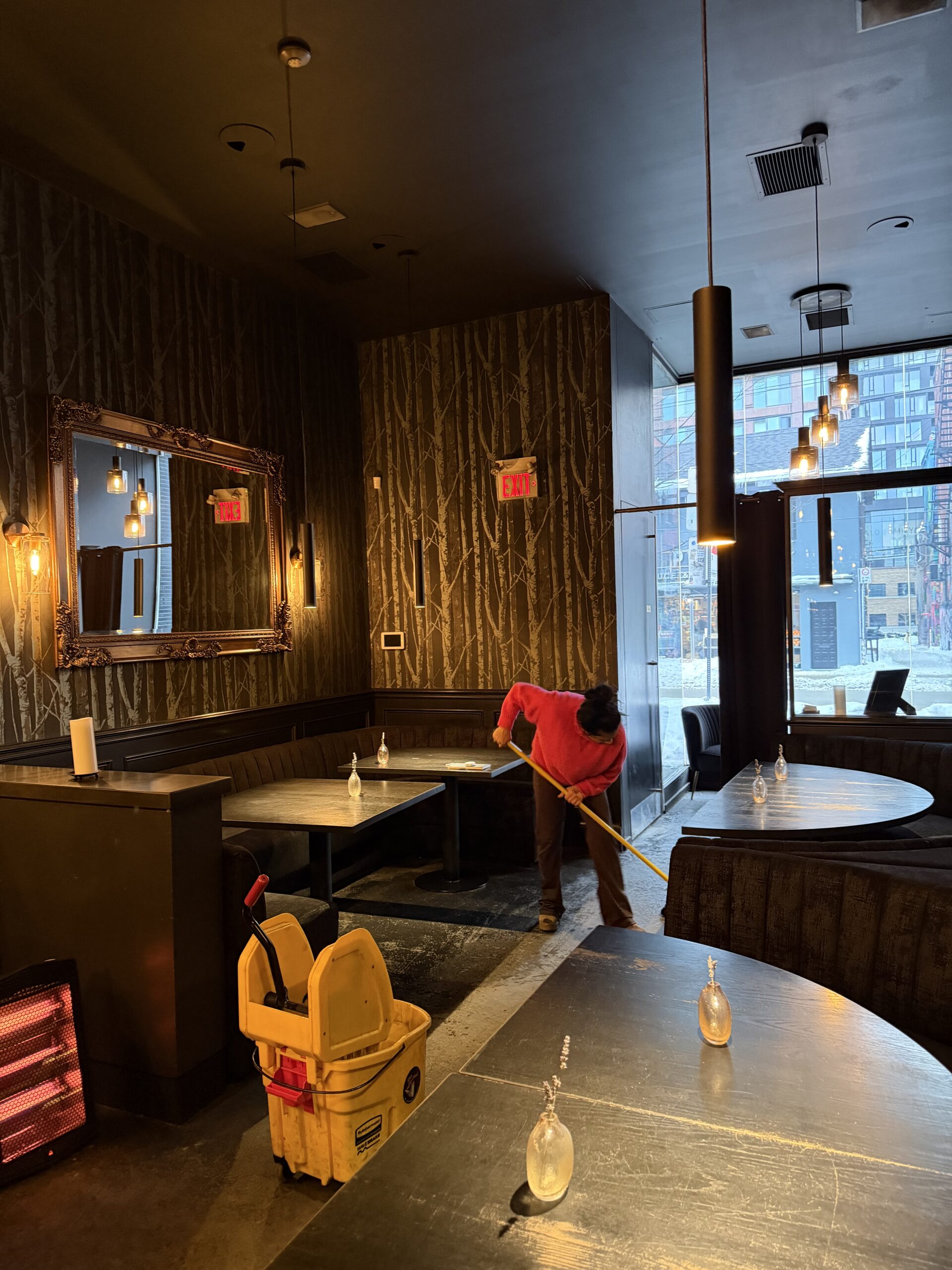 Restaurant cleaning service in Toronto with professionally sanitized dining area and spotless surfaces